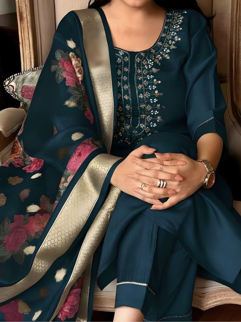 Elegant Emerald Green Silk Salwar Kameez with Floral Organza Dupatta