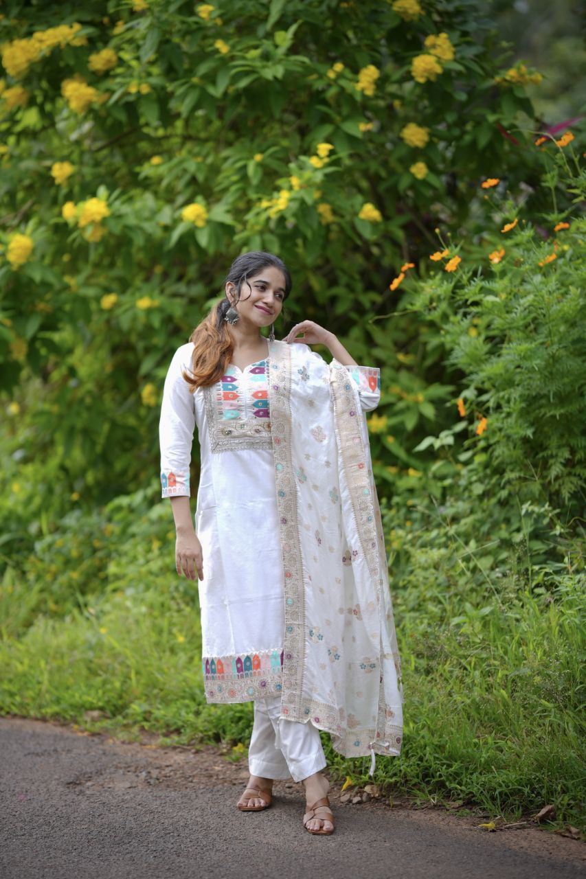 Blush Pink Embroidered Kurta Set with Elegant Woven Dupatta