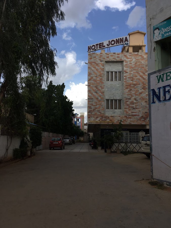 Jonna Lodge
