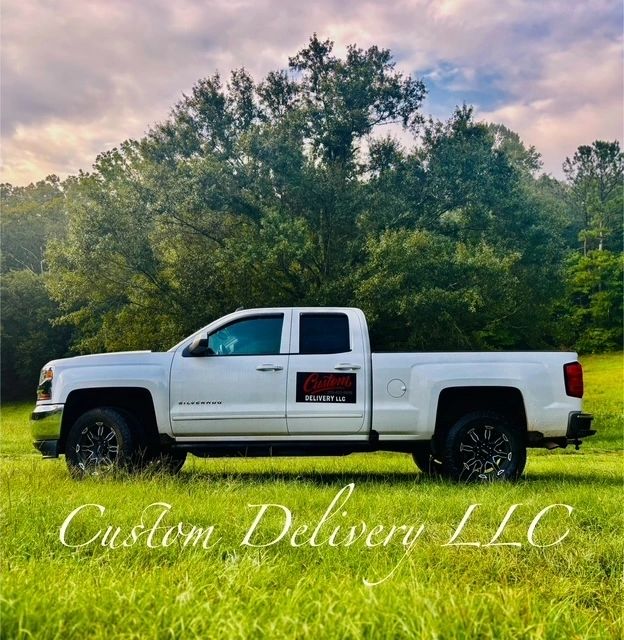 Custom Delivery LLC logo