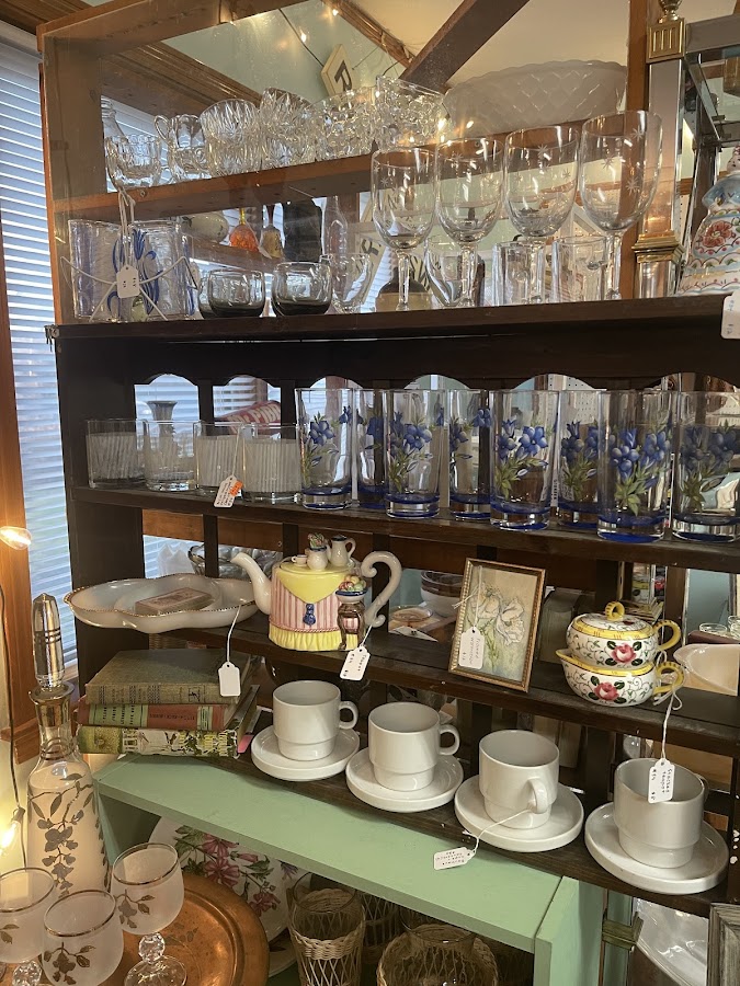 Greenfield Antiques & Collectibles: Vintage, Antique, and Modern Merchandise