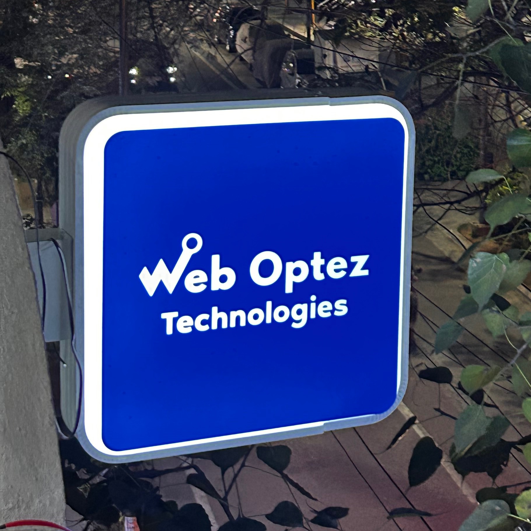Web Optez - Best Design and Marketing Agency logo