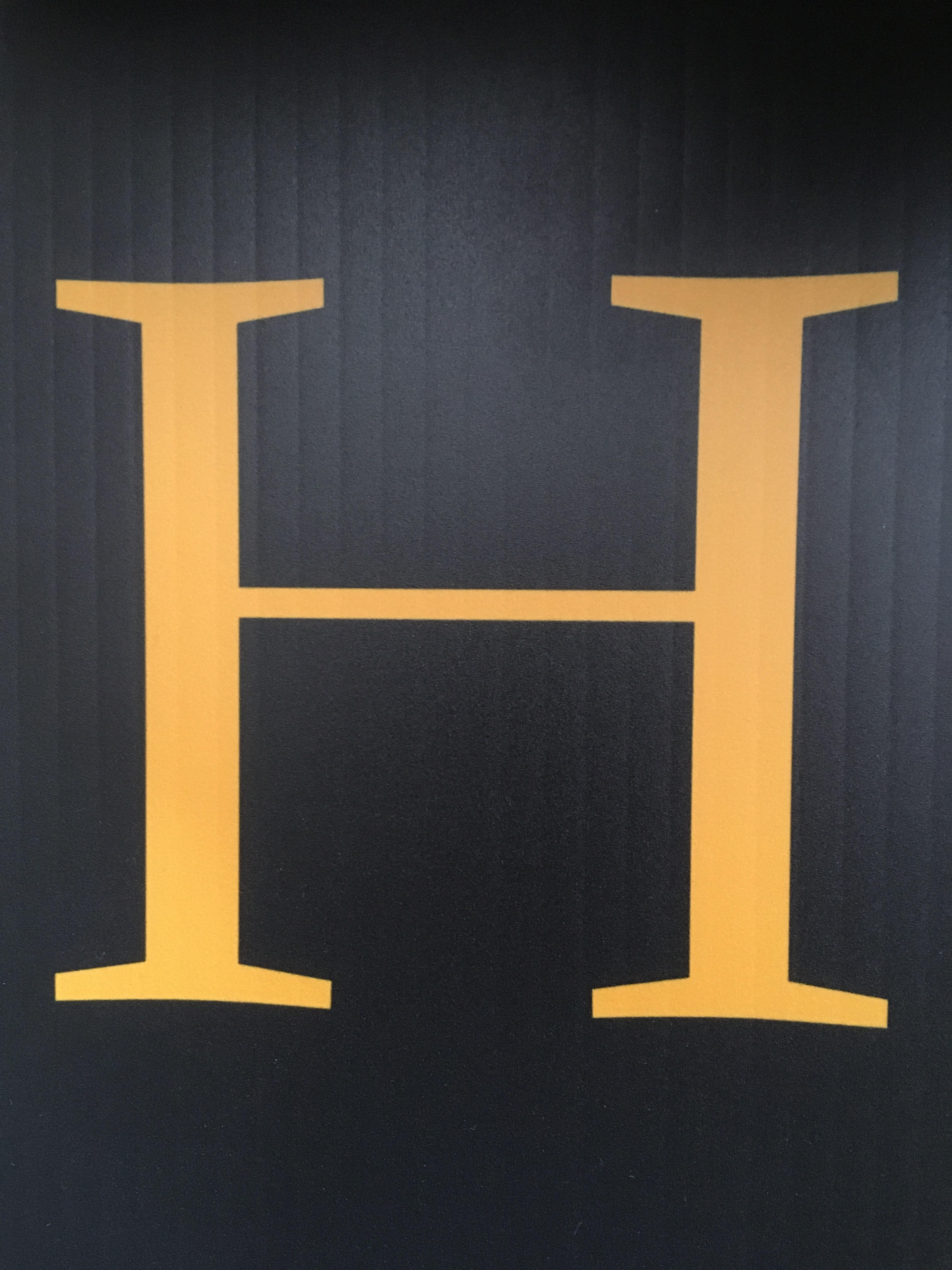 Highliner Construction logo