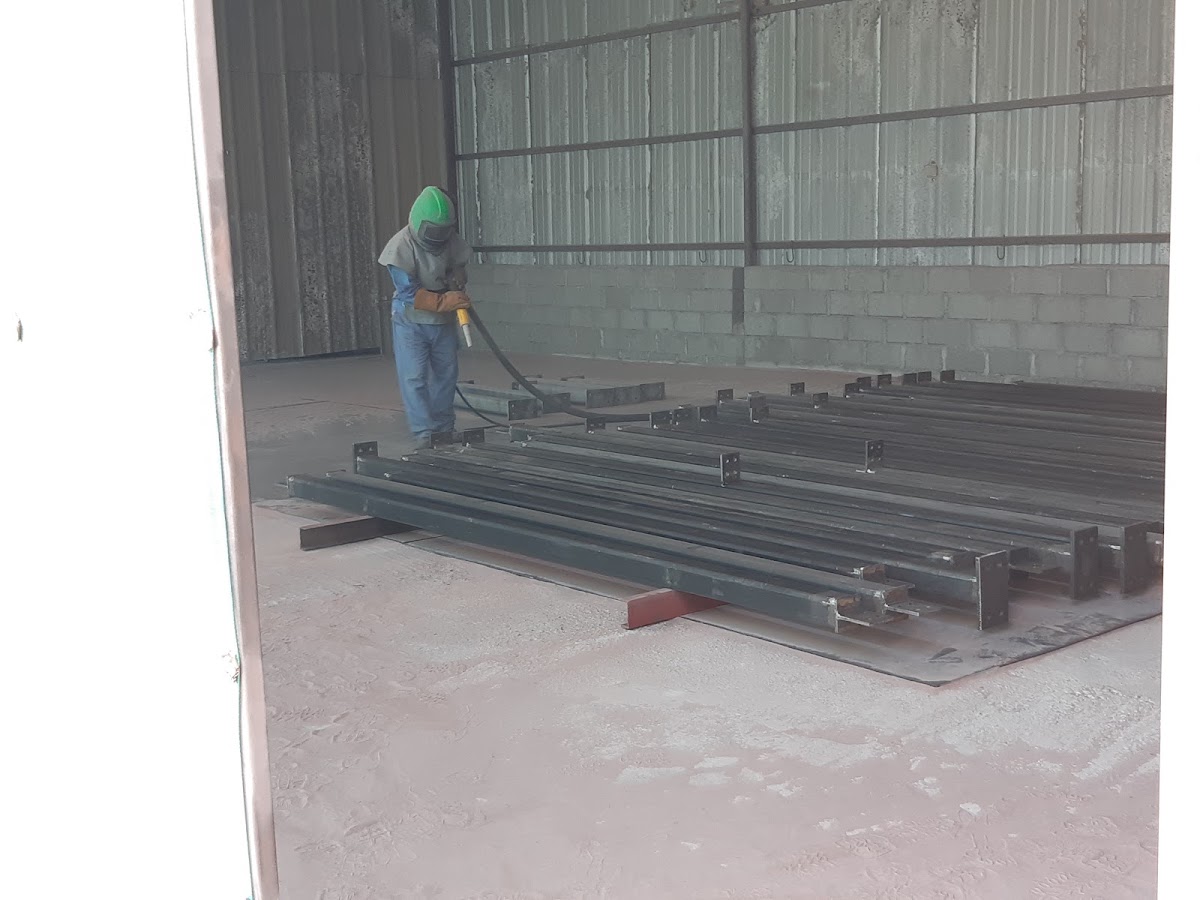 Al Najm Al Mudhiee Metal Sands Cleaning