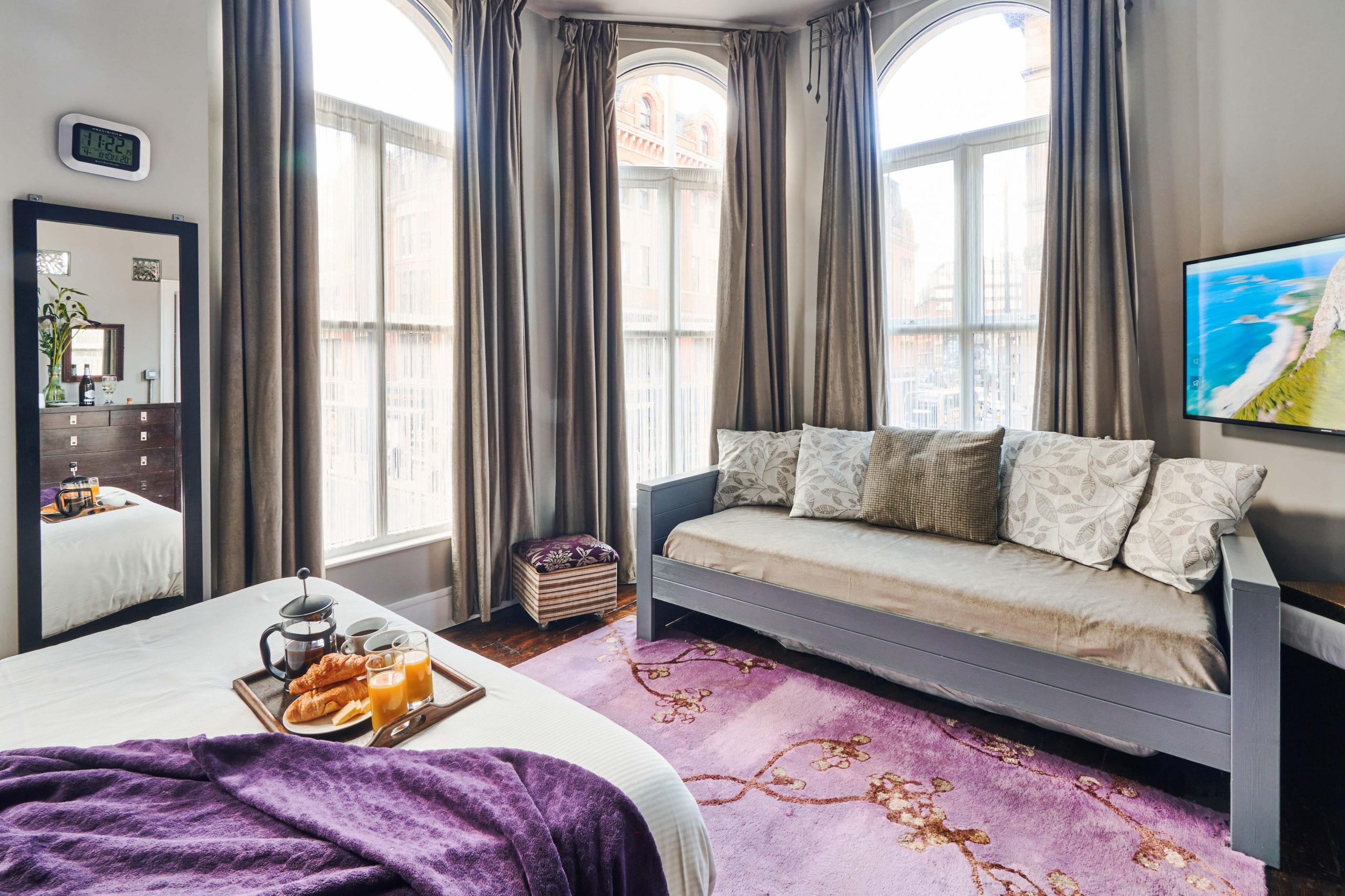 Lushpads Serviced Apartments logo