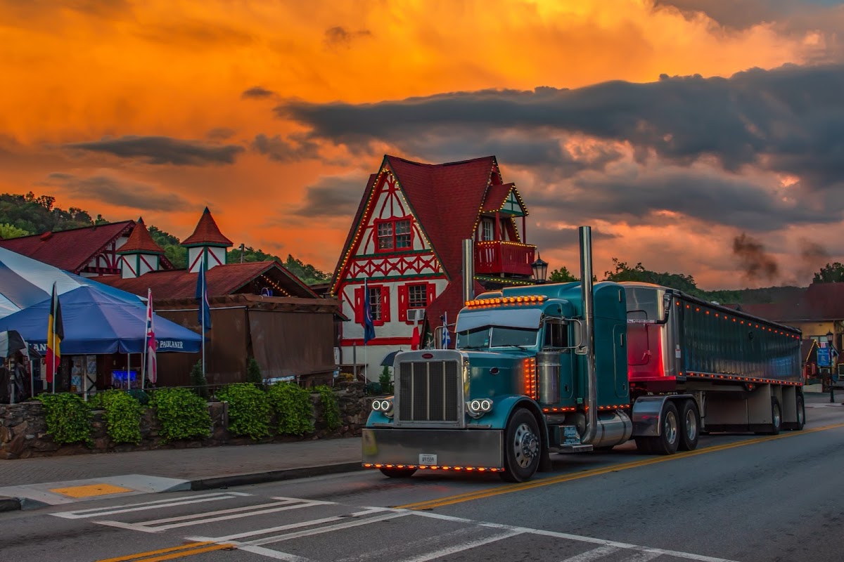 Mullins Trucking LLC