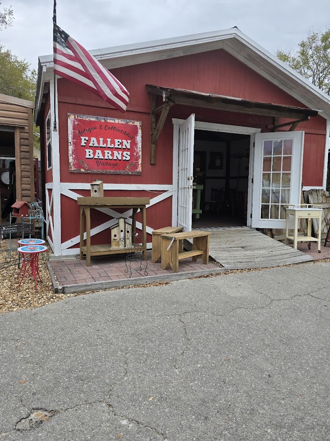 Renninger's Flea Market & Antique Center