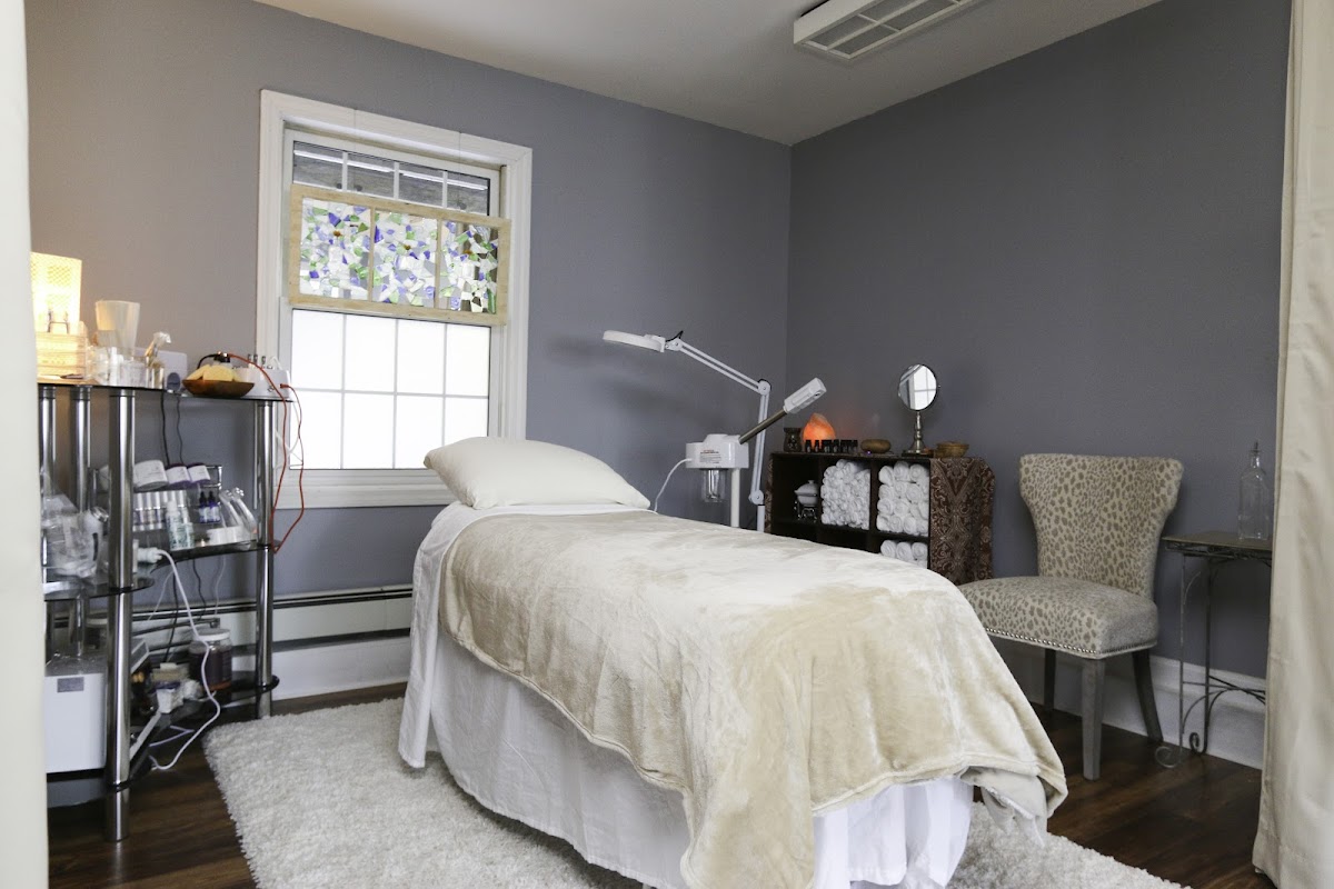 Serene Solutions - Organic Skincare and Healing Arts - Consulting Hypnosis, Reiki Healing & Education Center, Hampton NH