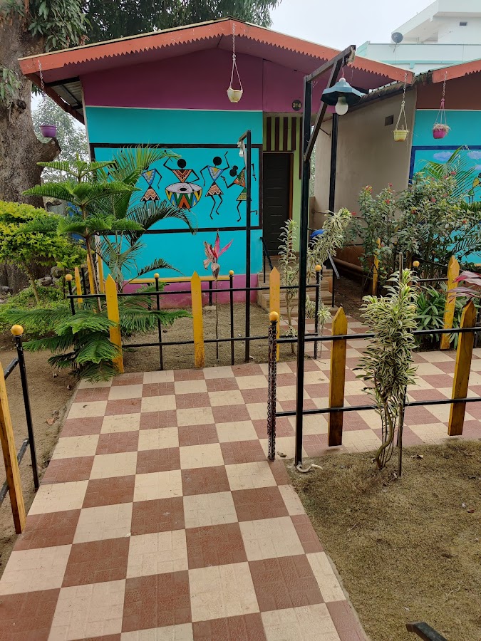 Manikanta Lodge