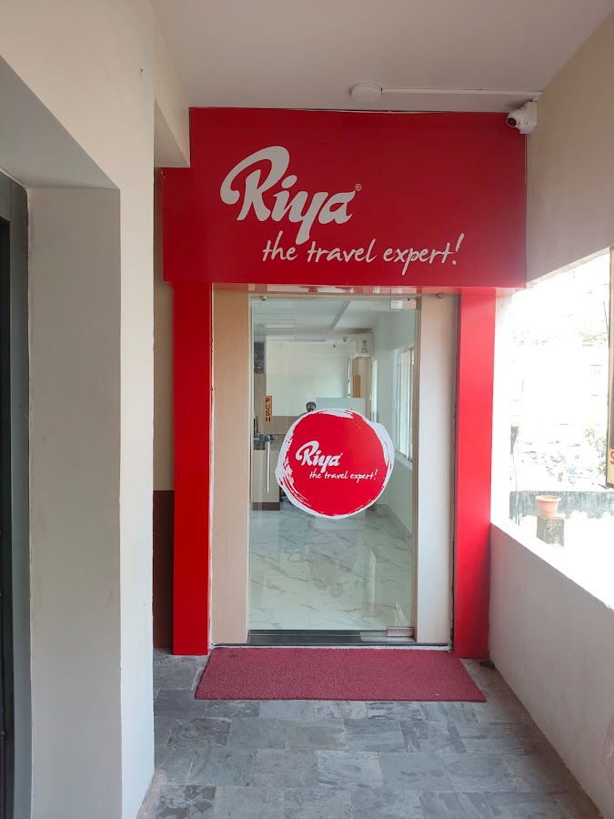 Riya - The Travel Expert