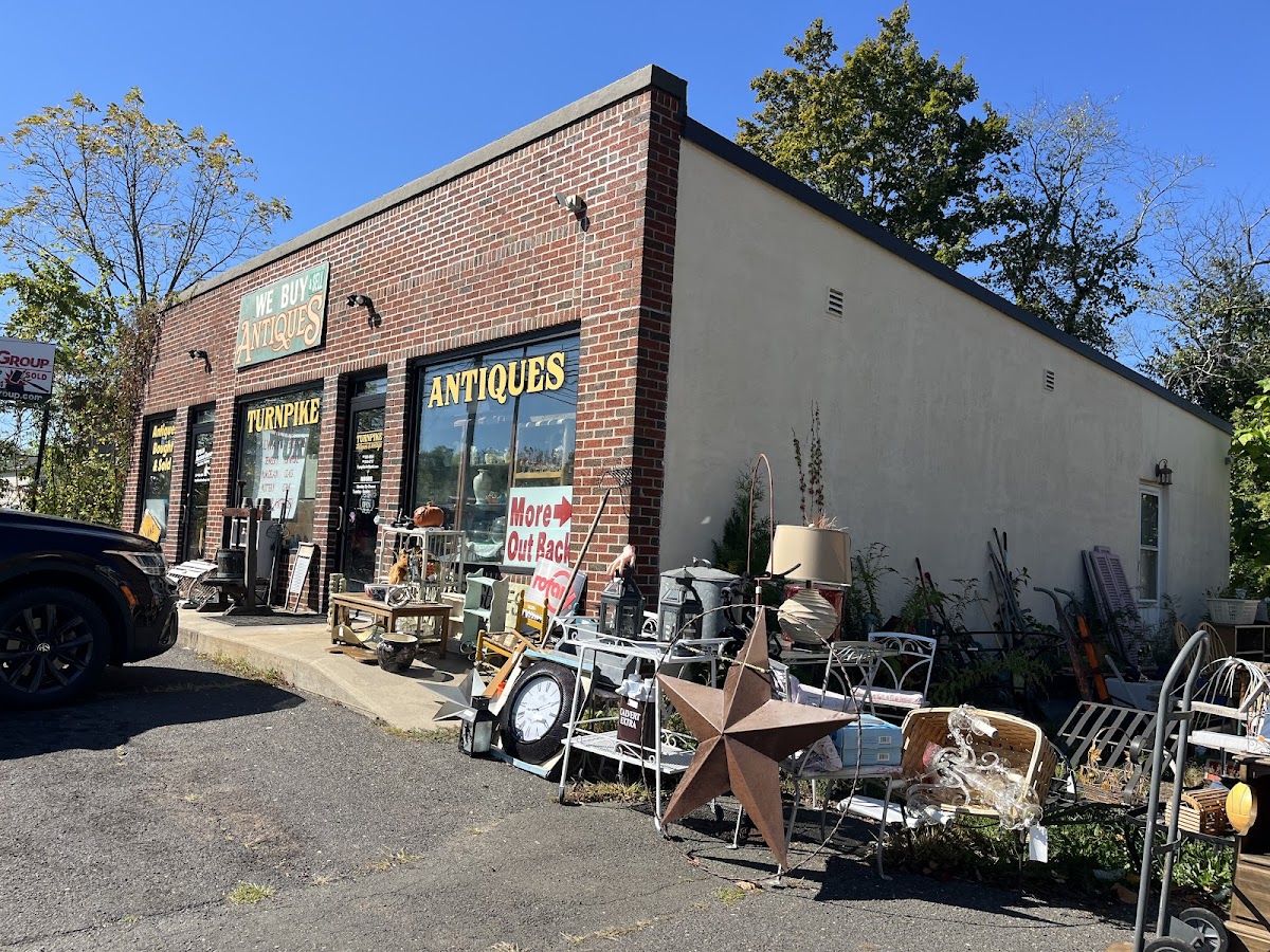 Turnpike Antiques & Vintage