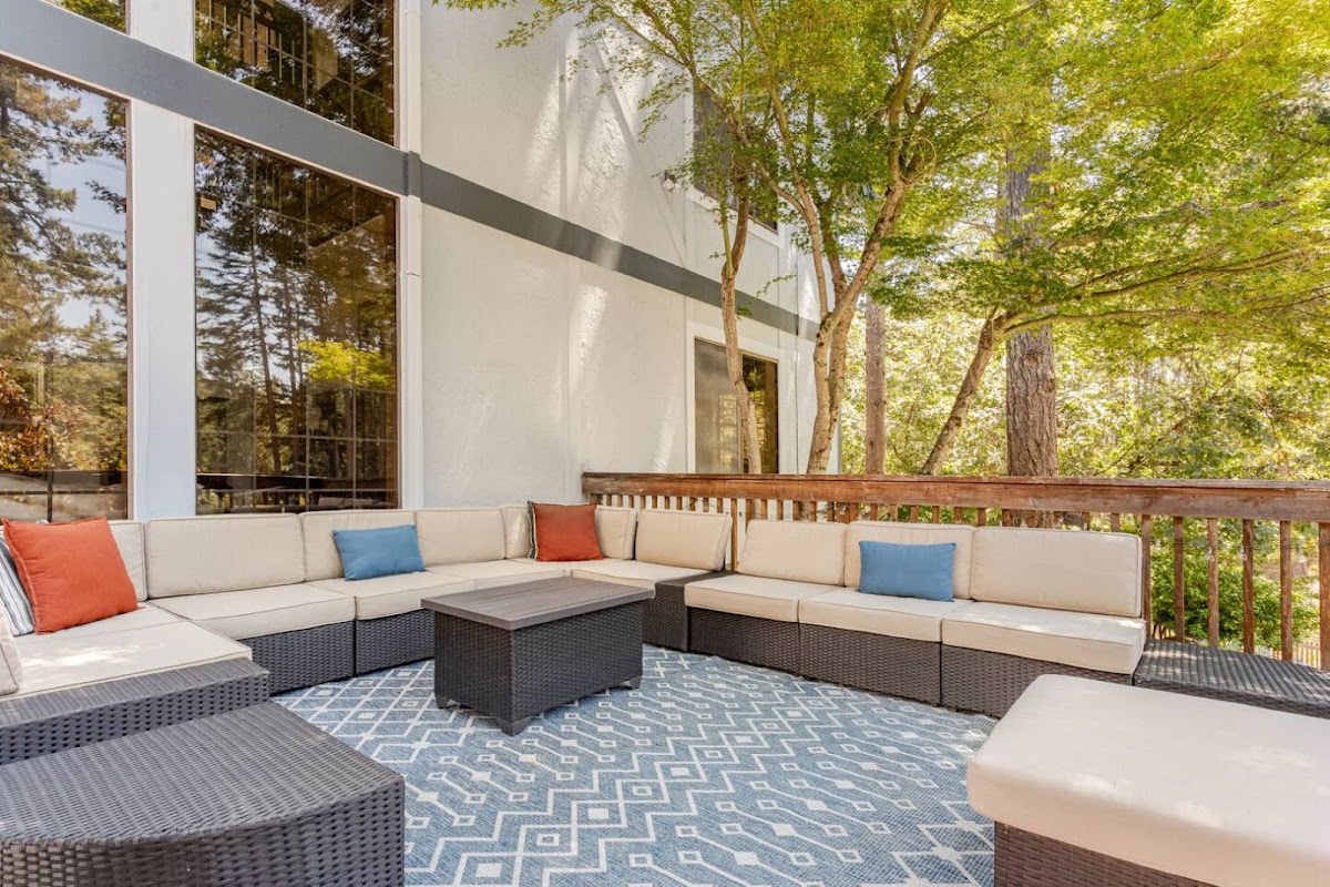 Howell Mountain Estate