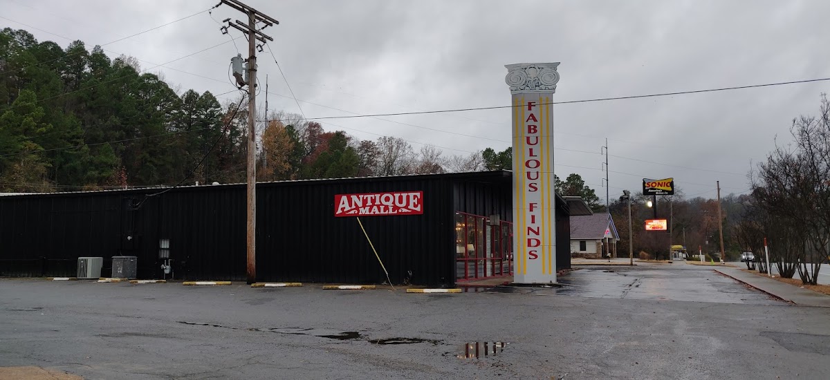Fabulous Finds Antiques & Design