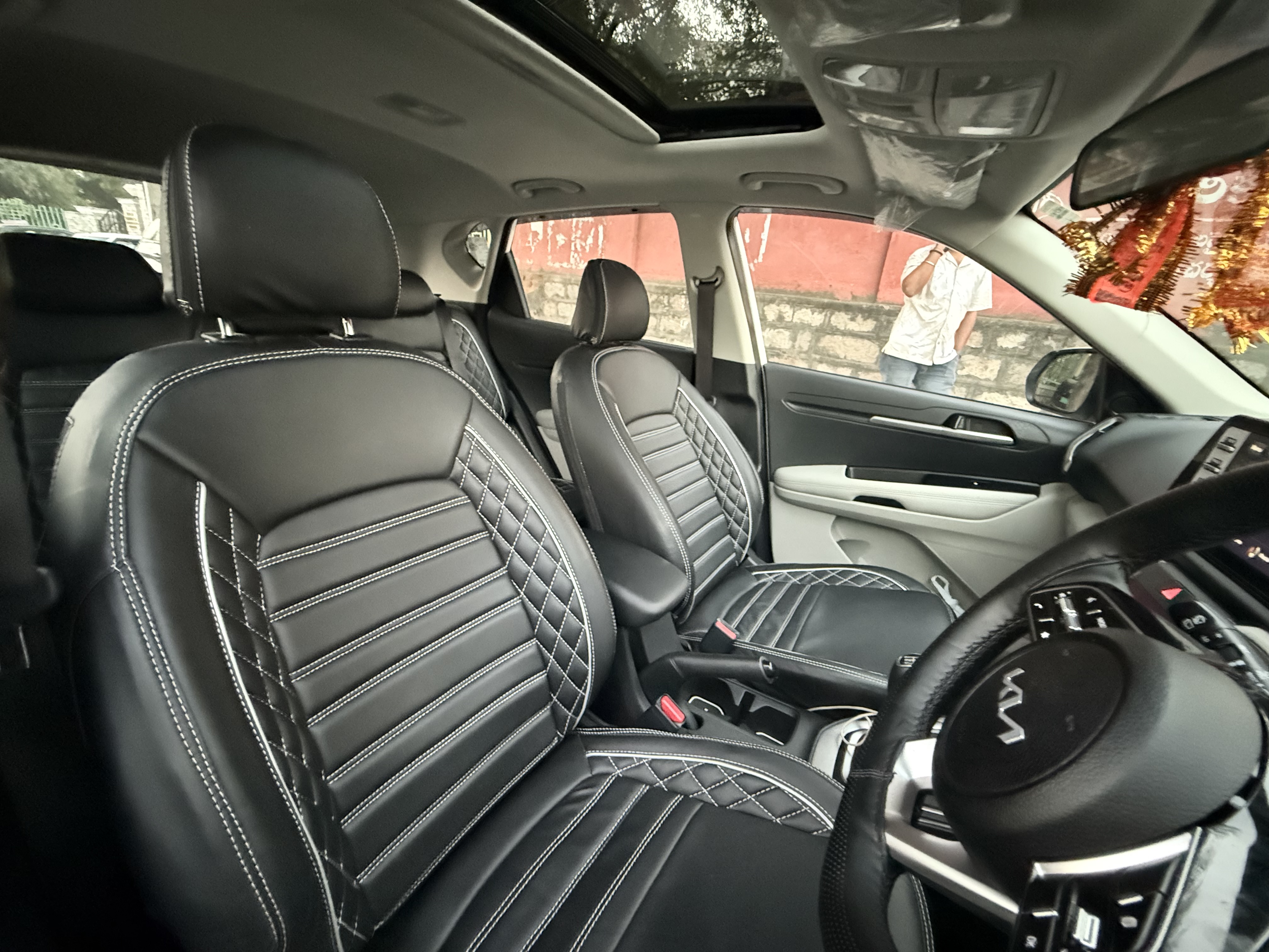 RR SELF DRIVE CARS photo 12