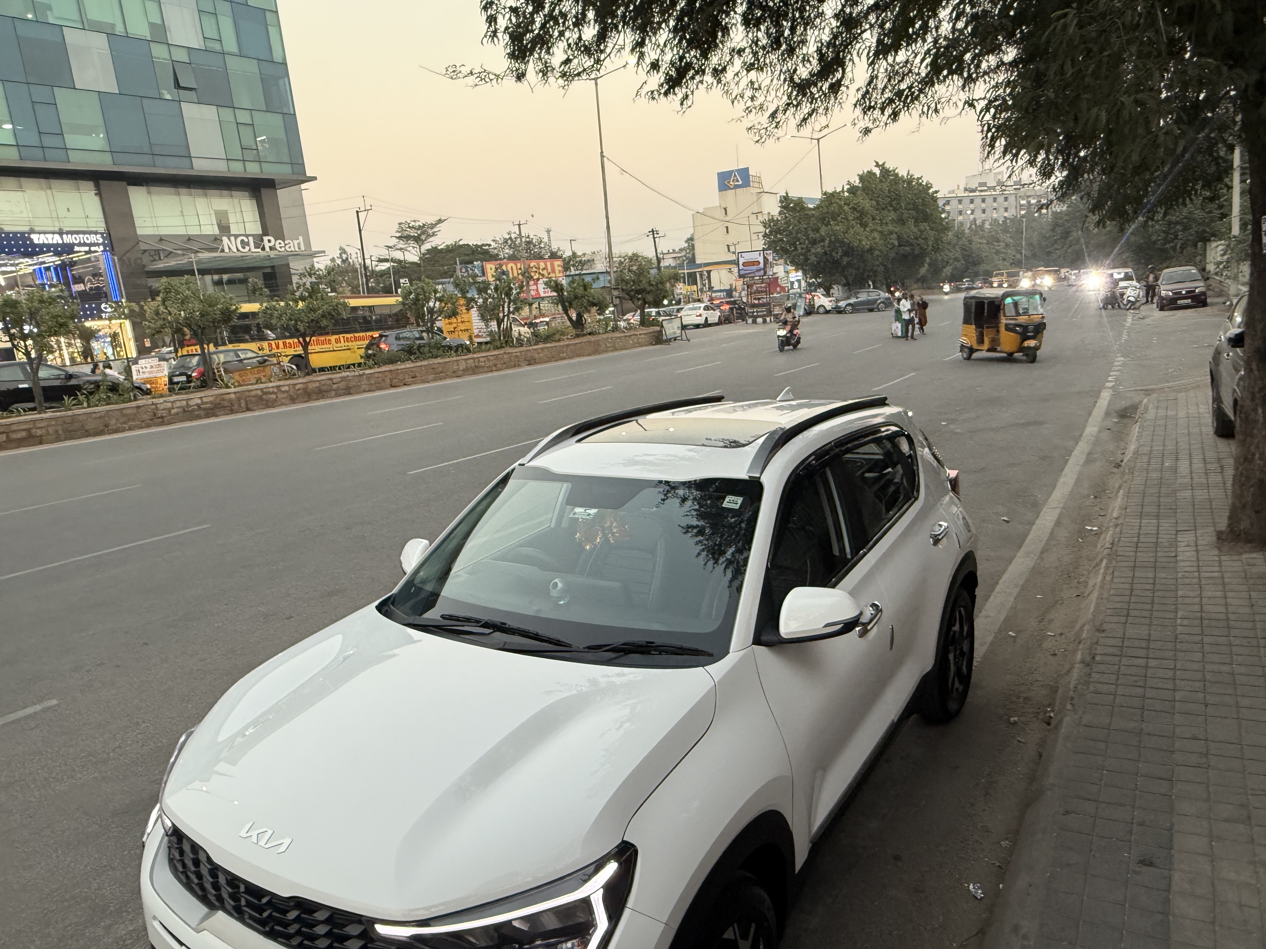 RR SELF DRIVE CARS photo 7