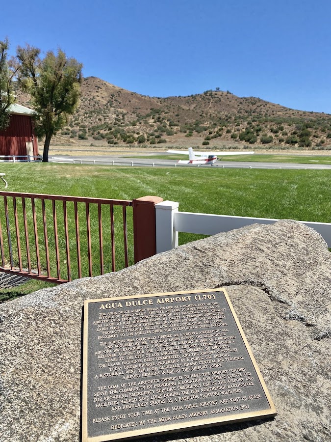 Agua Dulce Airpark