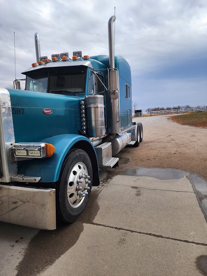 D & T Truck Transporters