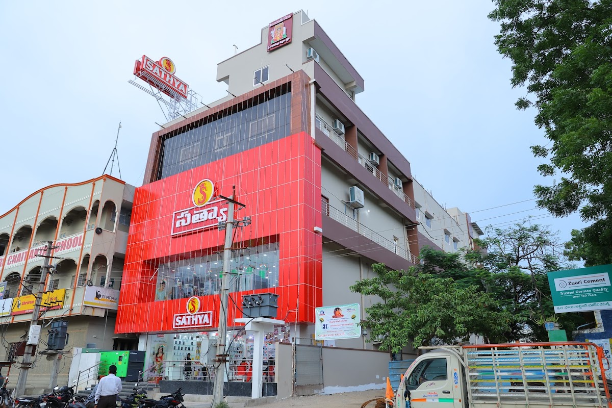 Hotel Grand VadhuVar