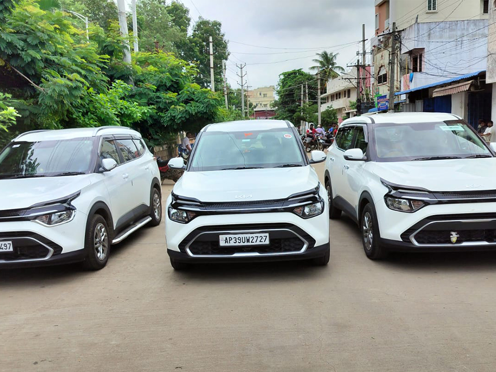 Gowri shankar Car Travels in Kakinada