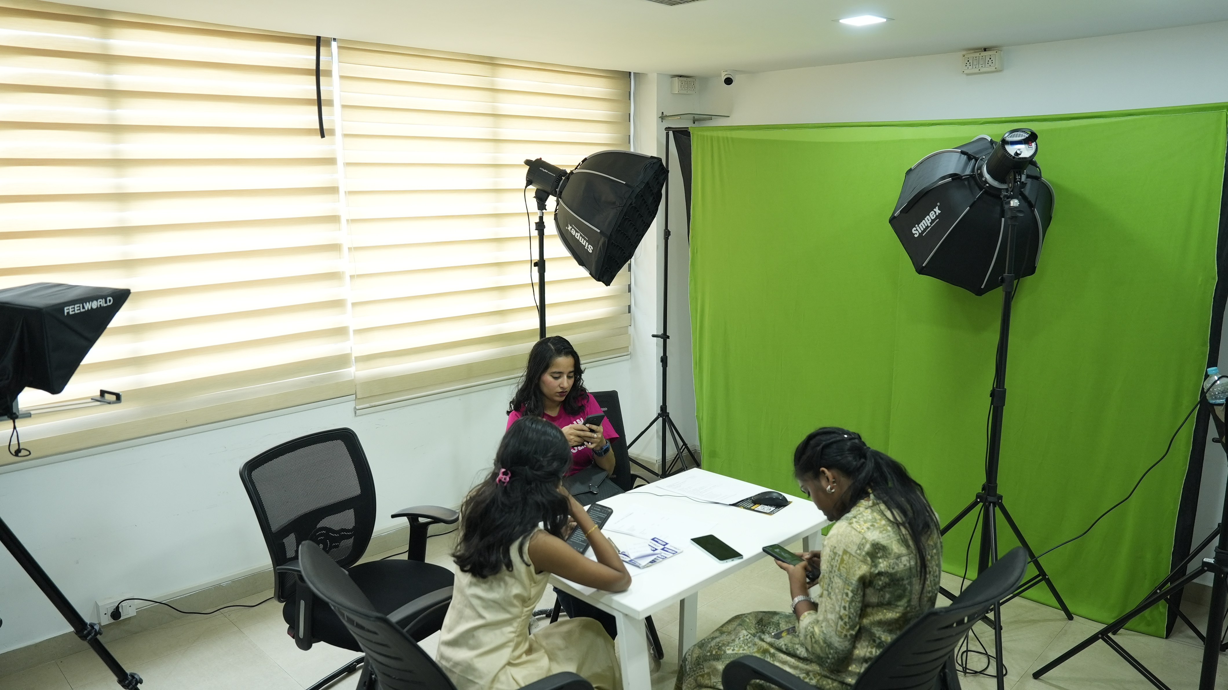 MEDIA 7 photo 2