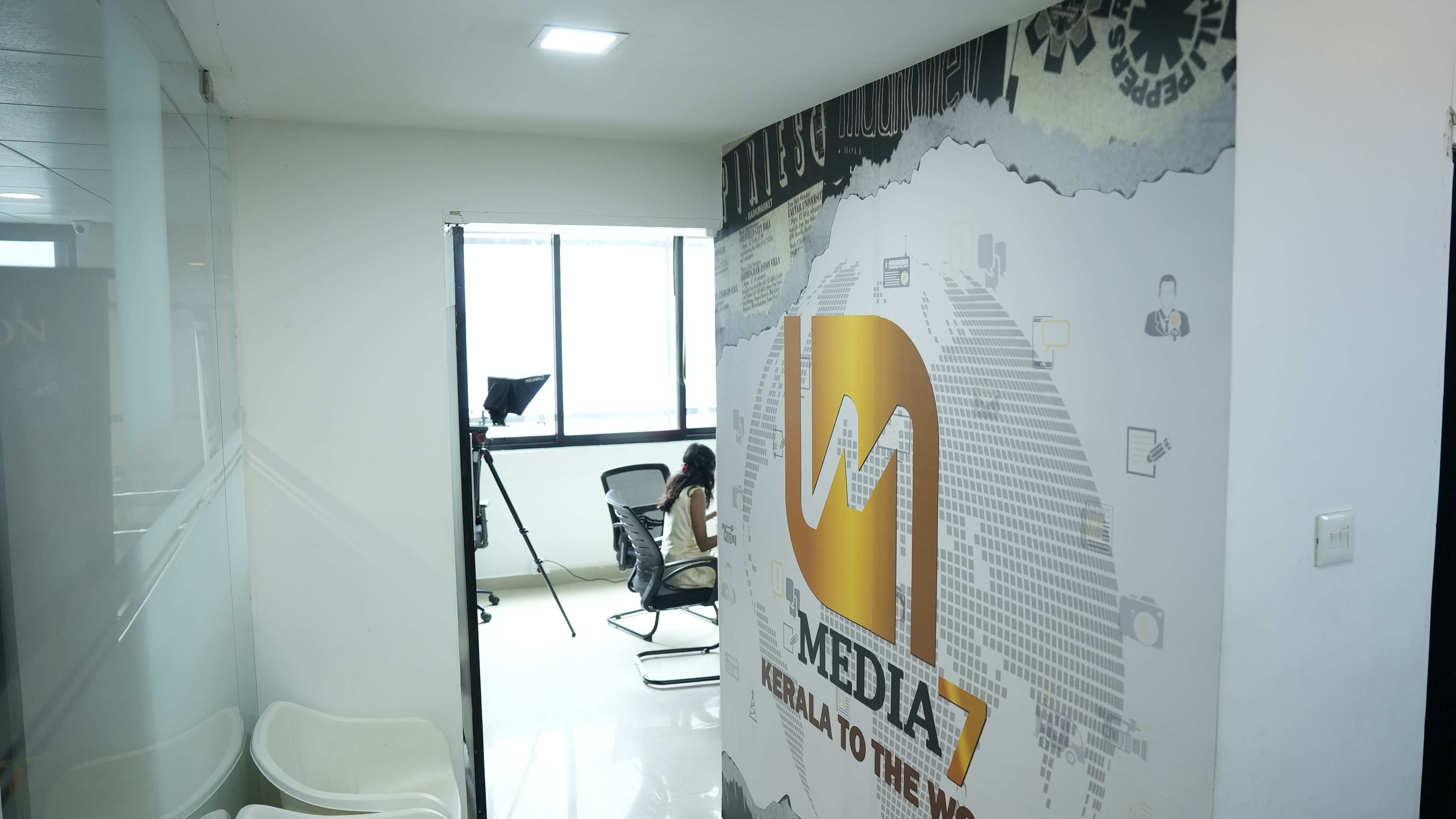 MEDIA 7 photo 3
