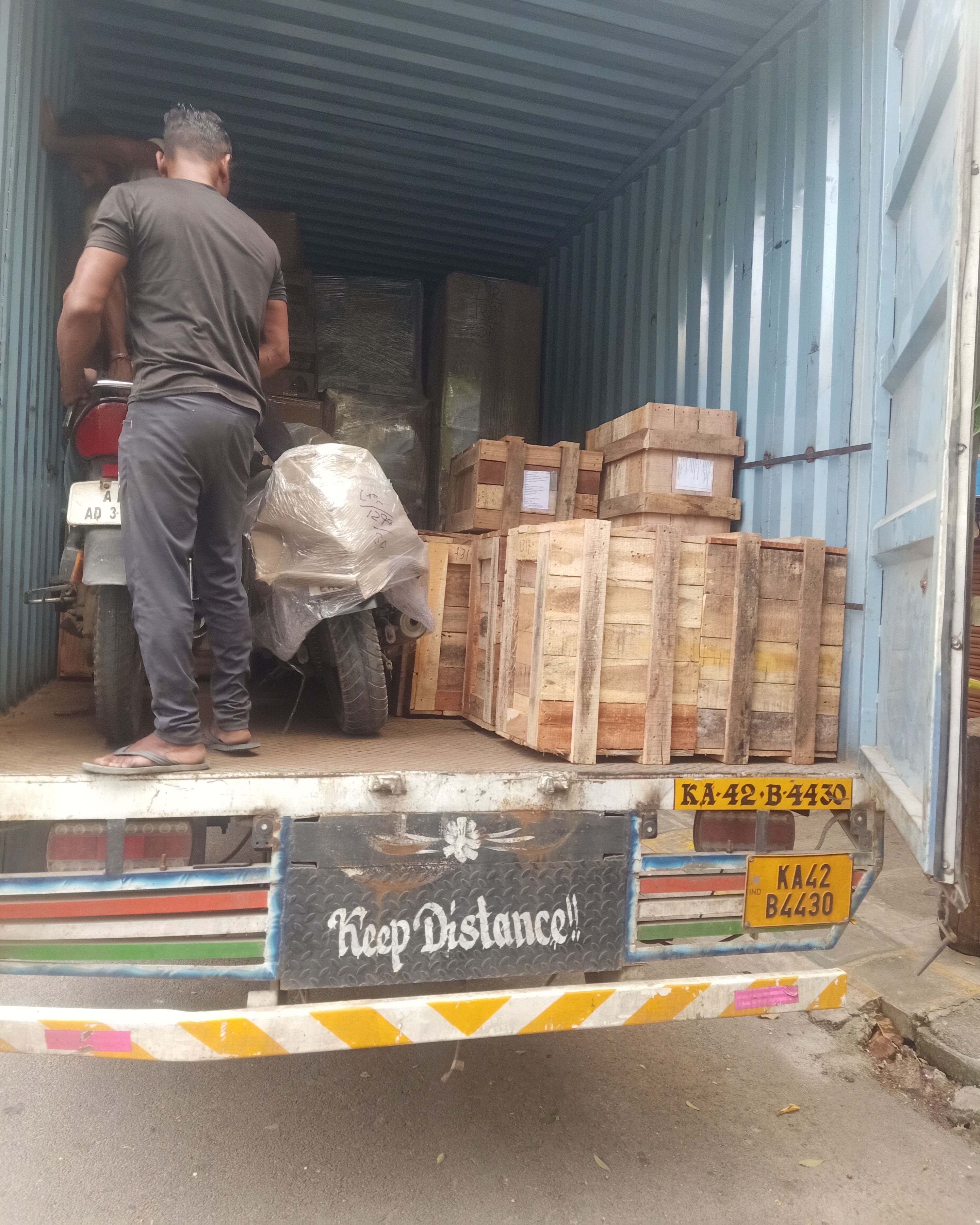 BEST2BEST EXPRESS MOVERS photo 1