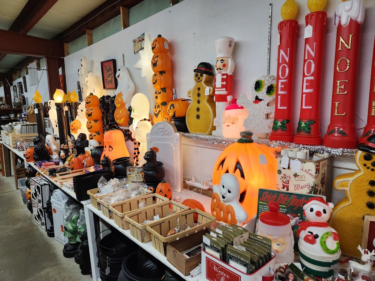 Bo-Mar Hall Antiques & Collectibles