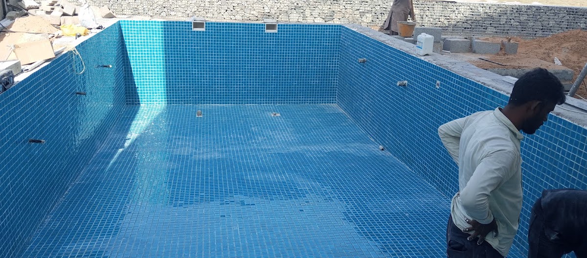 Al Hadeeqa almaeya swimming pool installation company