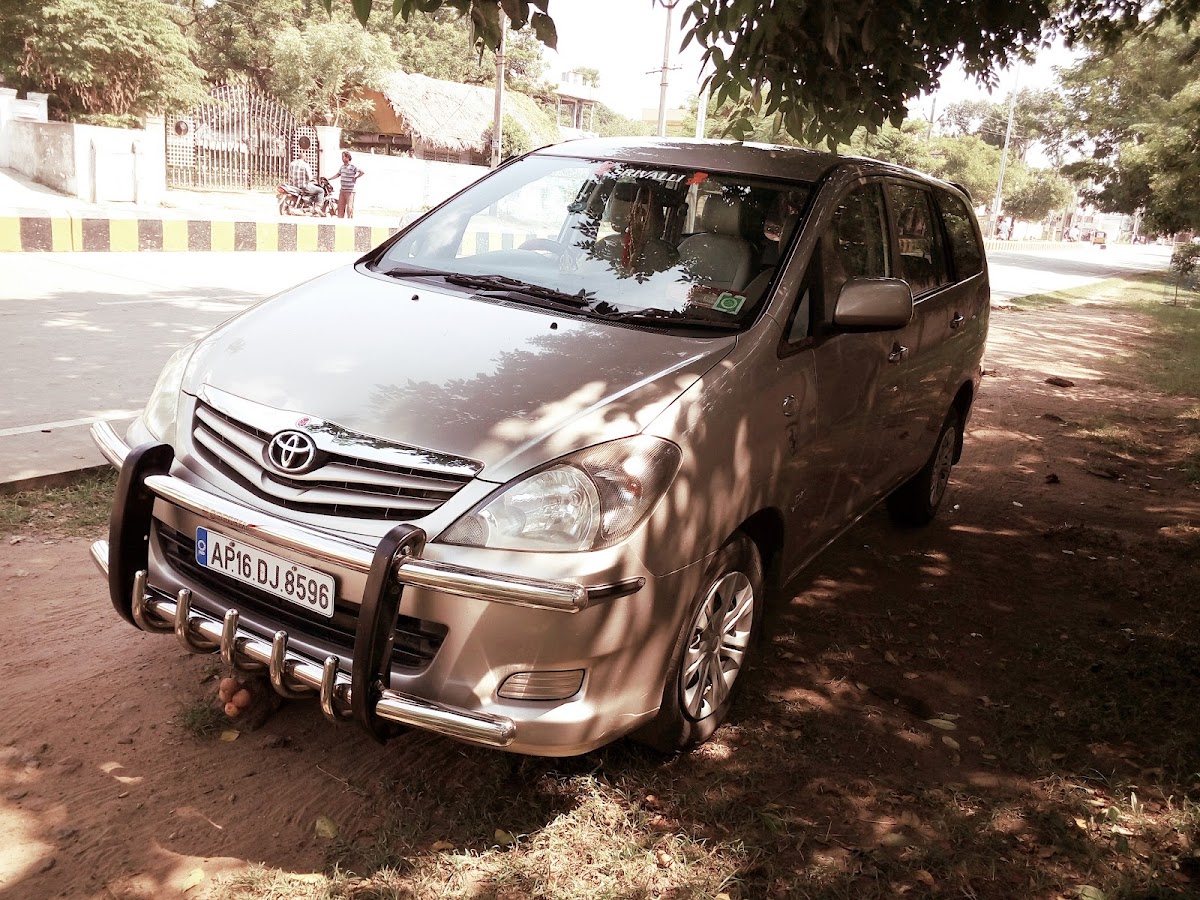 Sri Lahari Tours & Travels
