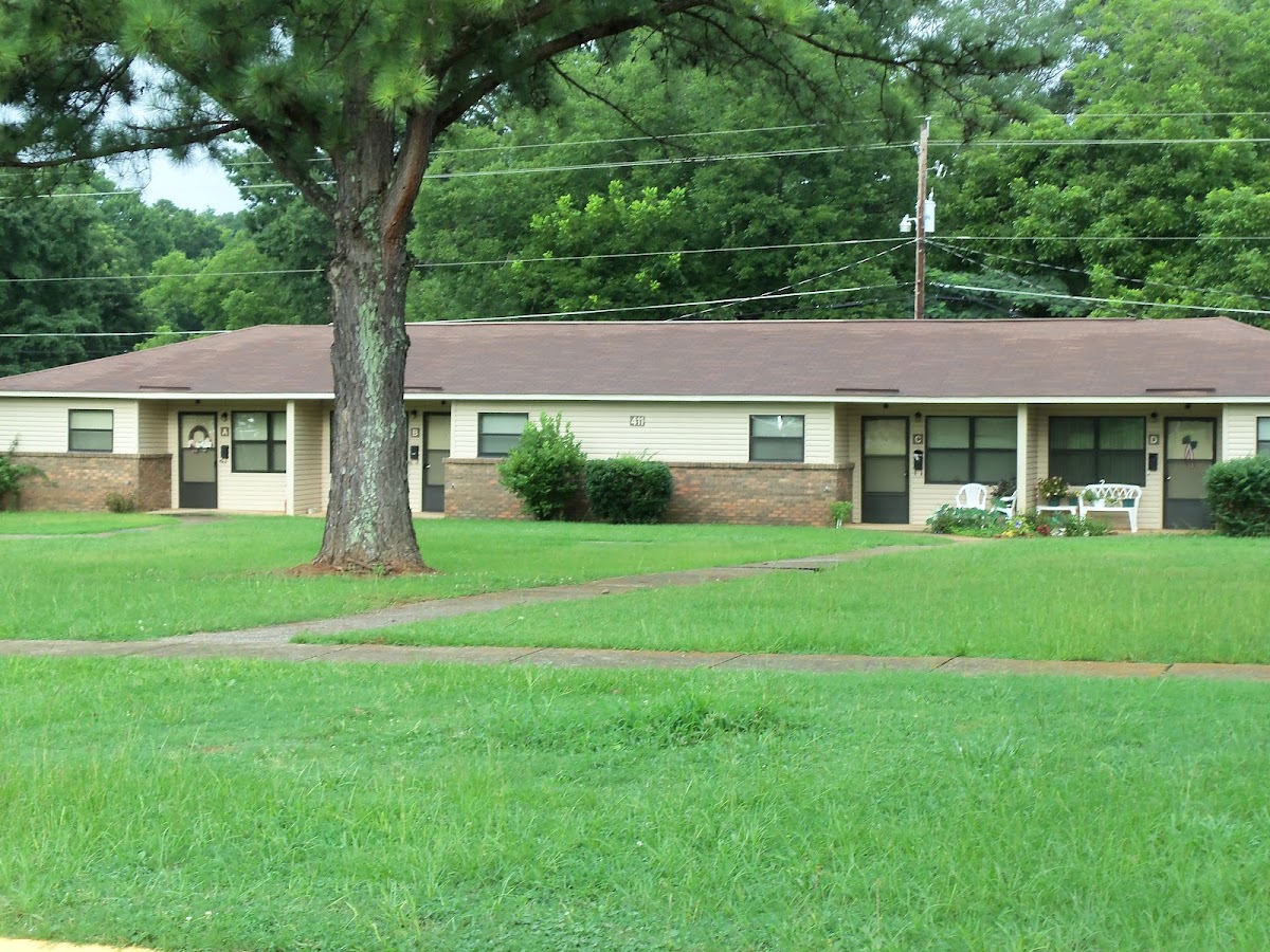Piedmont Manor Apartments