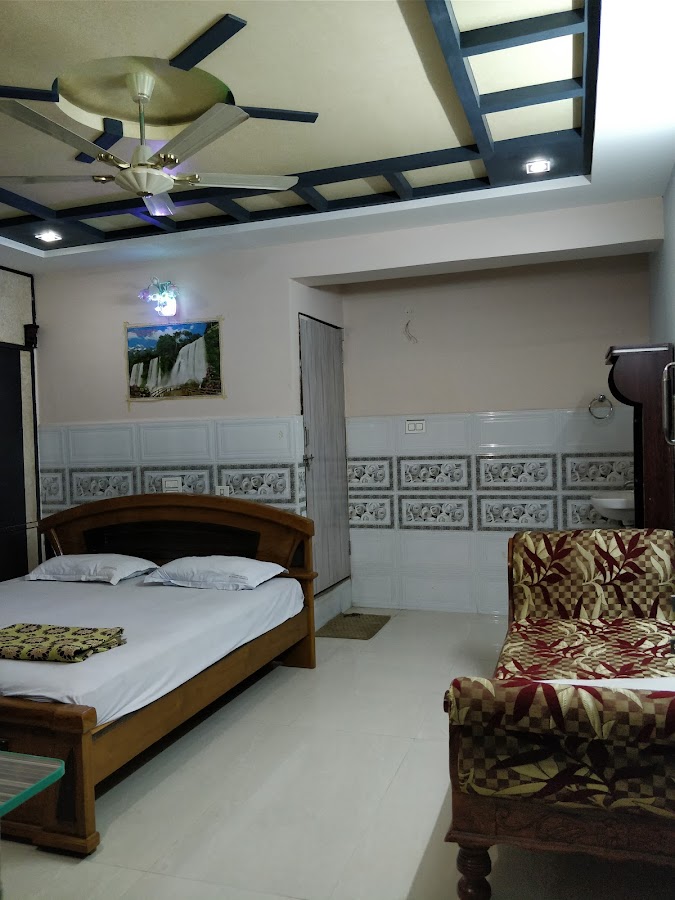 Girish Lodge