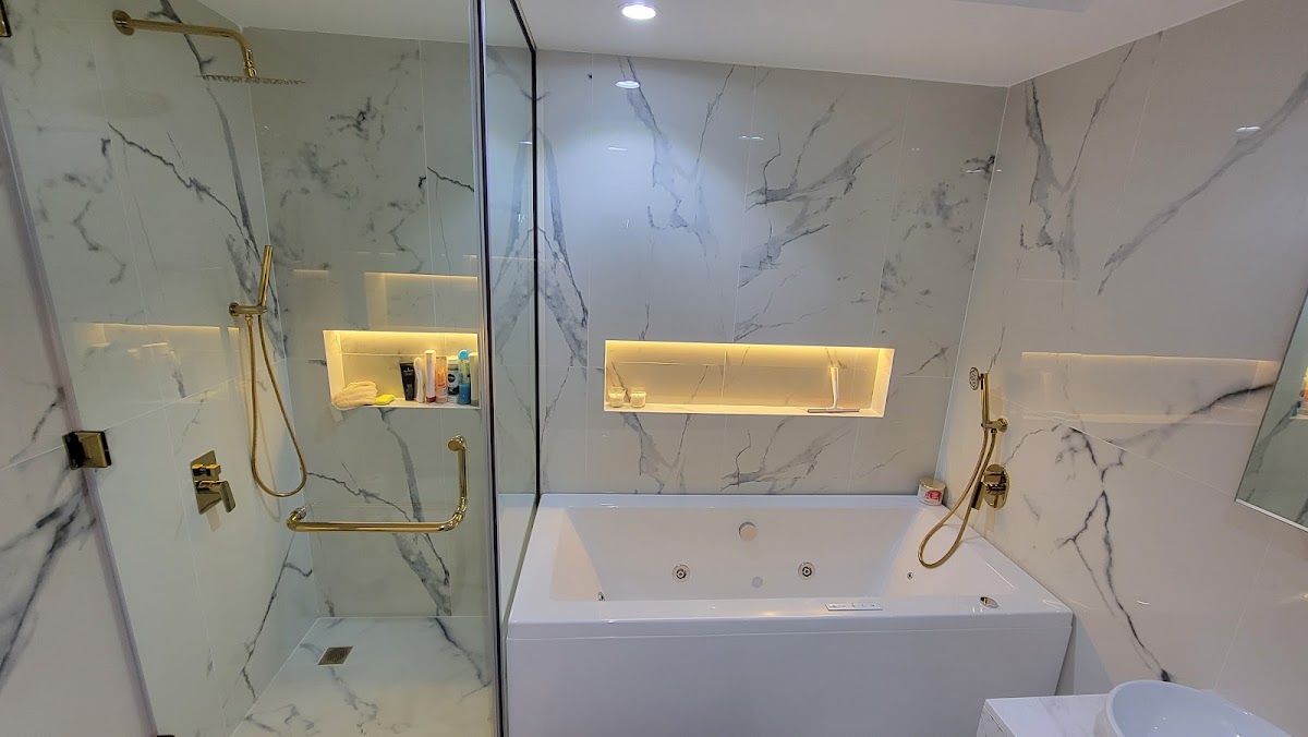 emergency plumber/water heater repair/water pump repair