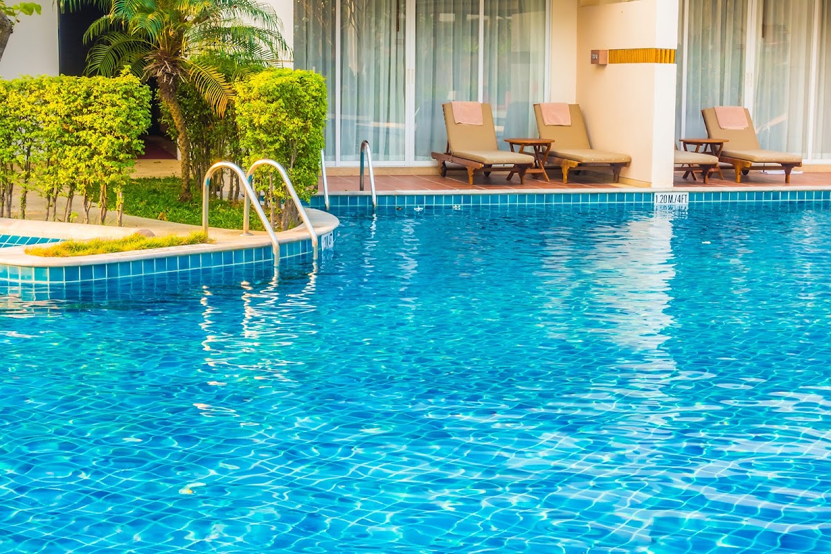 Al Waha Al Wardeya Swimming Pool