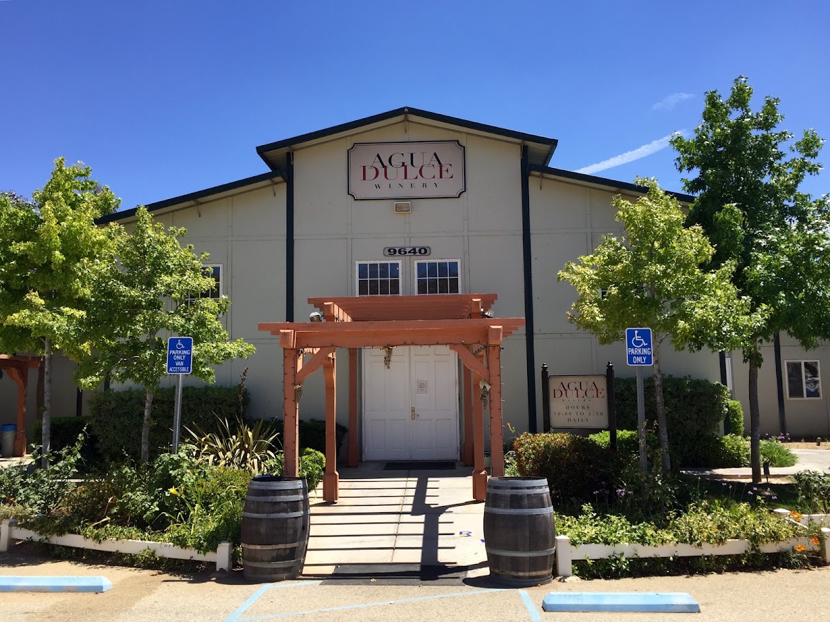 Agua Dulce Winery